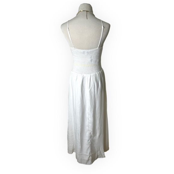 ✨ And Now This dropped waist sleeveless smocked Maxi White Dress New - Picture 7 of 8